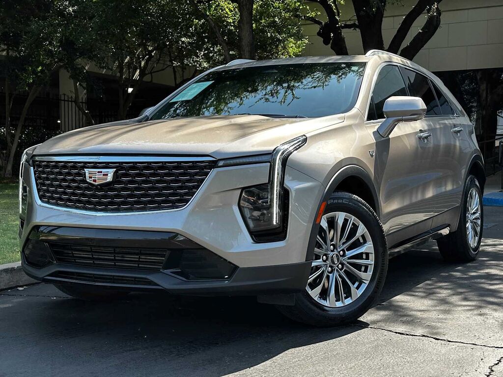 2024 Cadillac XT4 — photo 1 of 7