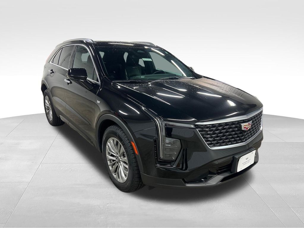 2024 Cadillac XT4 — photo 1 of 7