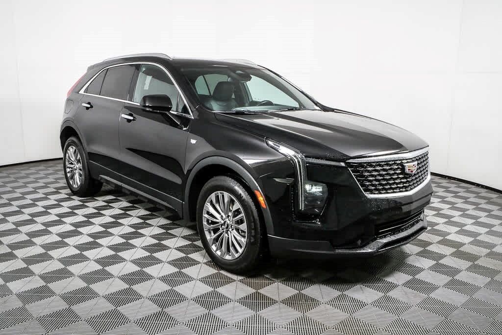2024 Cadillac XT4 — photo 1 of 7