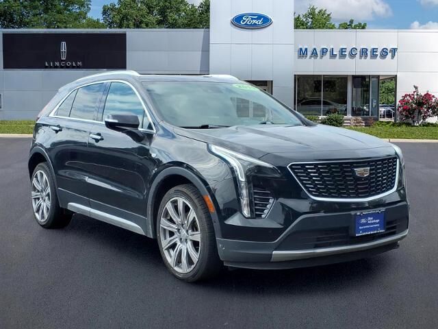 2019 Cadillac XT4 Premium Luxury — photo 1 of 14