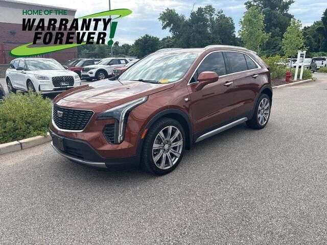 2020 Cadillac XT4 Premium Luxury — photo 1 of 39