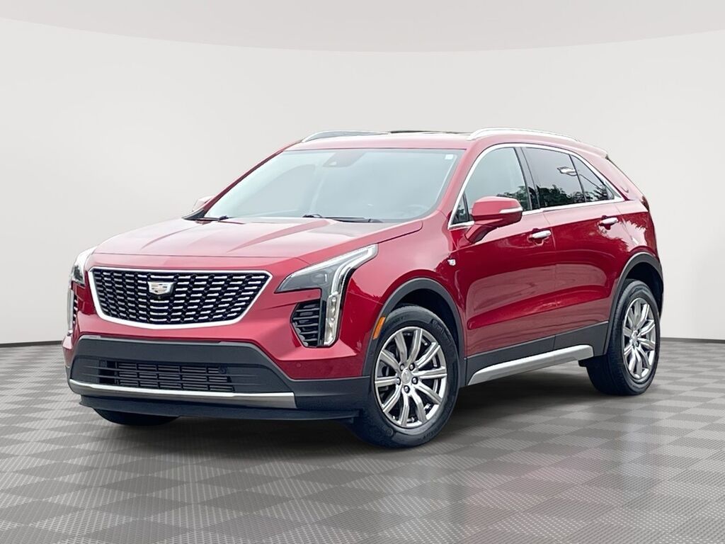 2022 Cadillac XT4 — photo 1 of 7