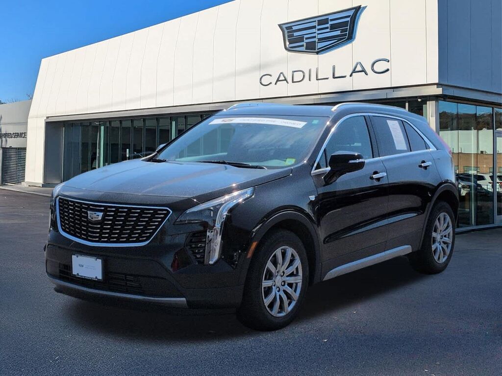 2023 Cadillac XT4 — photo 1 of 7