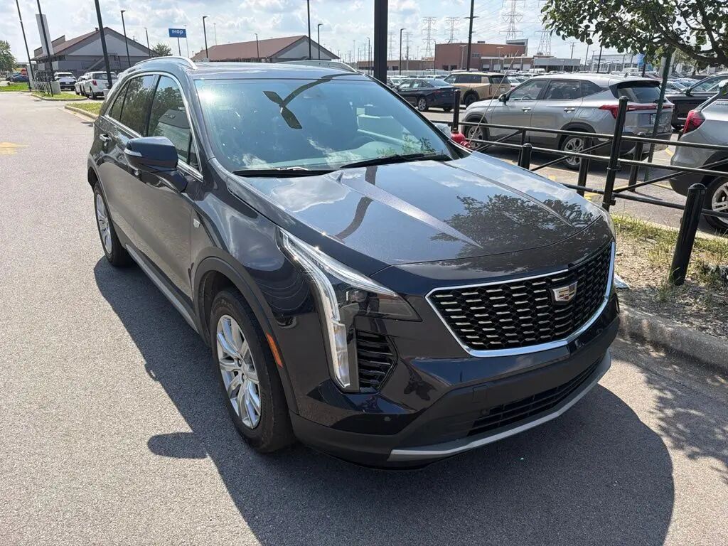 2023 Cadillac XT4 Premium Luxury — photo 1 of 10