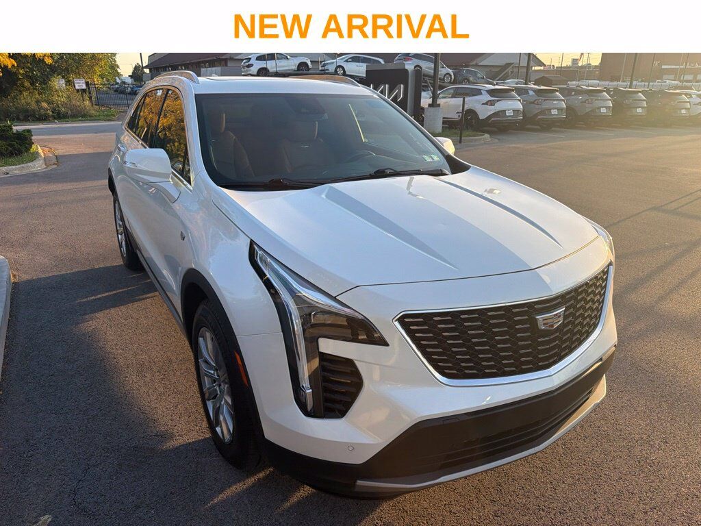 2023 Cadillac XT4 Premium Luxury — photo 1 of 13