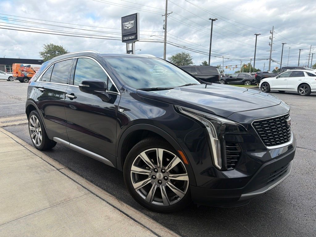 2023 Cadillac XT4 — photo 1 of 7