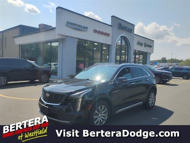 2021 Cadillac XT4 Premium Luxury — photo 1 of 36