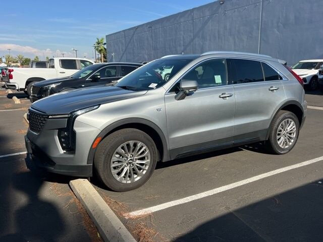 2025 Cadillac XT4 — photo 1 of 7