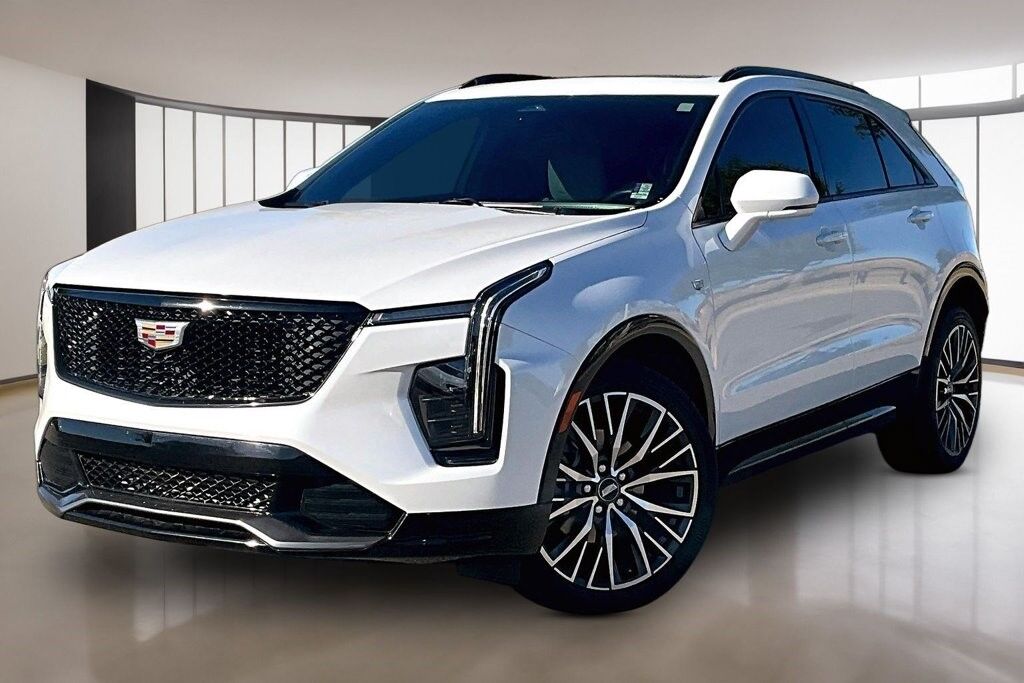 2024 Cadillac XT4 — photo 1 of 7