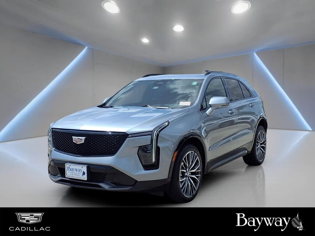 2024 Cadillac XT4 — photo 1 of 6