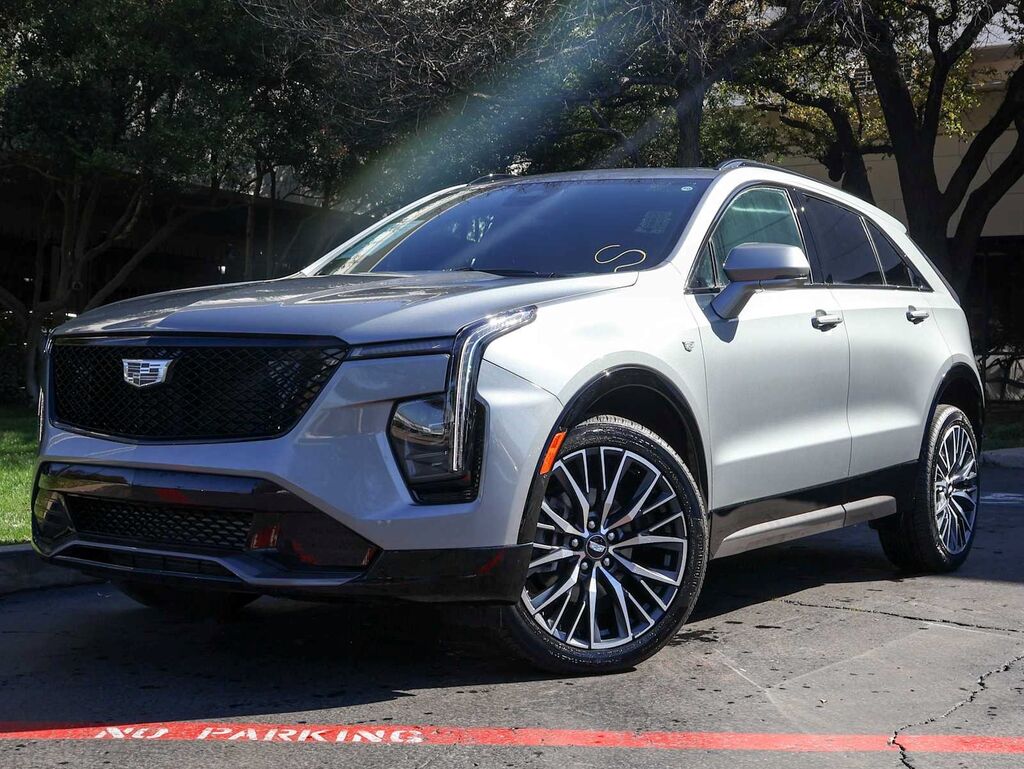2024 Cadillac XT4 — photo 1 of 7