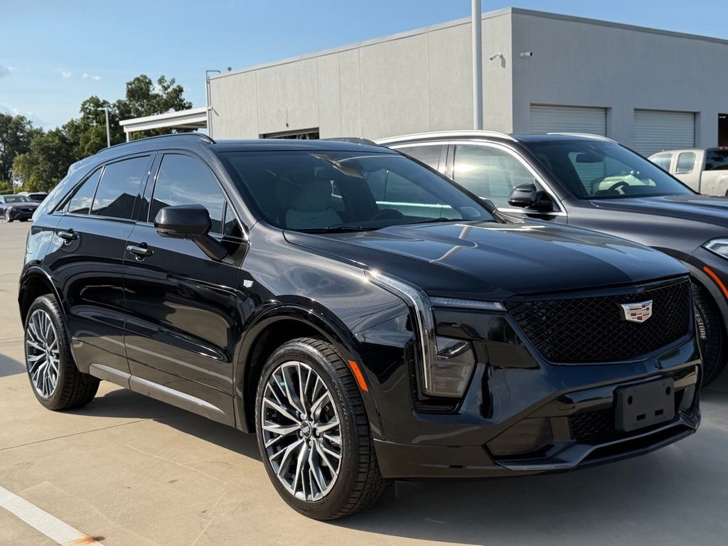 2024 Cadillac XT4 — photo 1 of 7
