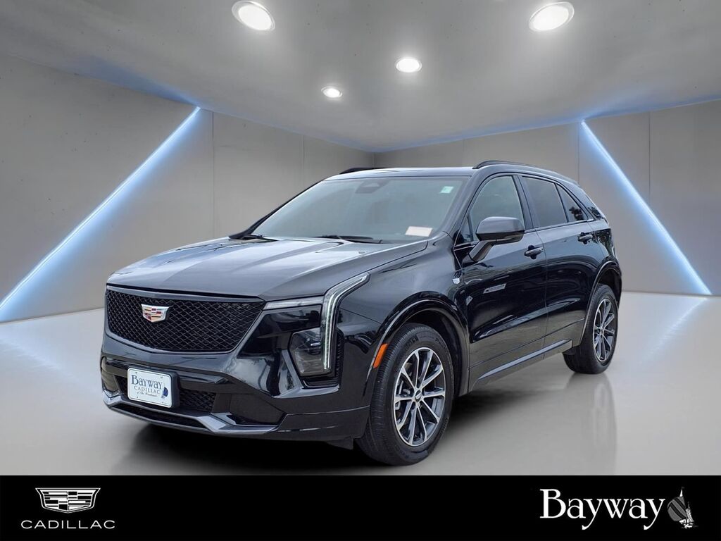 2024 Cadillac XT4 — photo 1 of 7