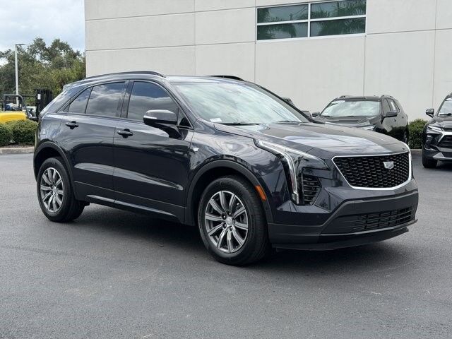 2022 Cadillac XT4 — photo 1 of 7