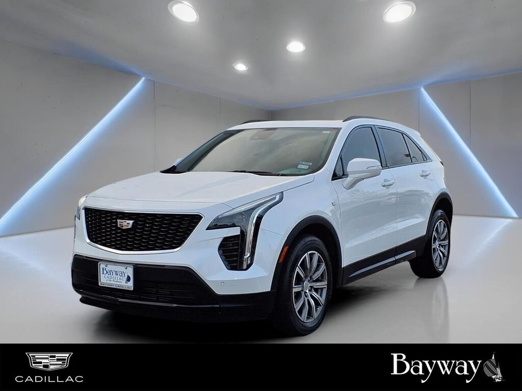 2023 Cadillac XT4 — photo 1 of 7