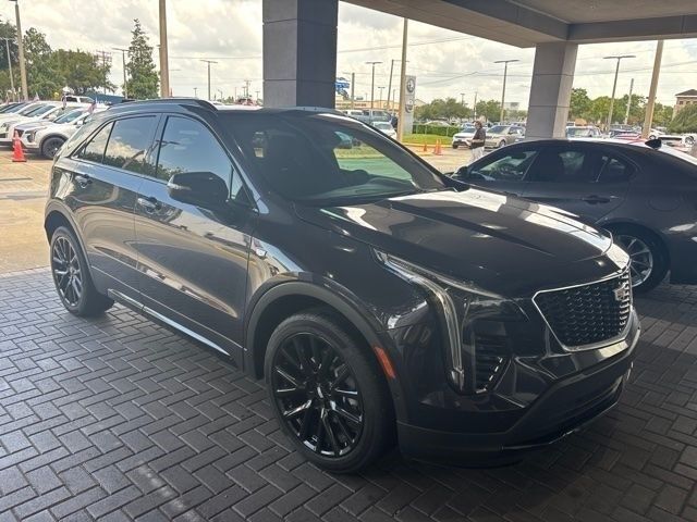 2022 Cadillac XT4 — photo 1 of 5