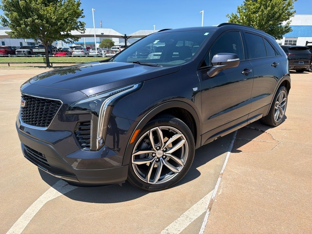 2023 Cadillac XT4 — photo 1 of 7