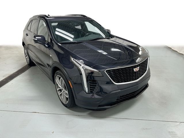 2023 Cadillac XT4 — photo 1 of 7
