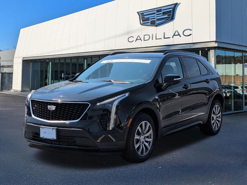 2022 Cadillac XT4 — photo 1 of 7