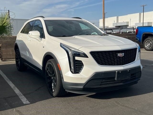 2022 Cadillac XT4 — photo 1 of 4