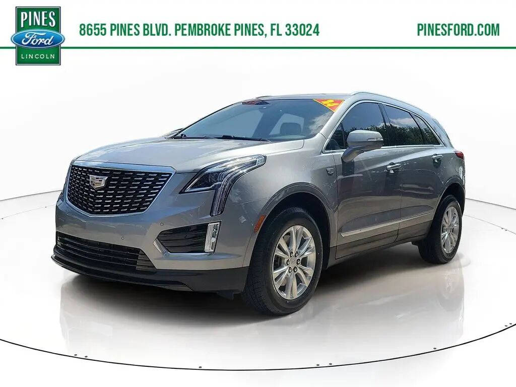 2024 Cadillac XT5 Luxury — photo 1 of 13