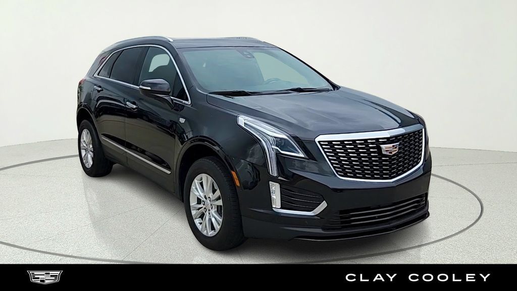 2022 Cadillac XT5 — photo 1 of 7