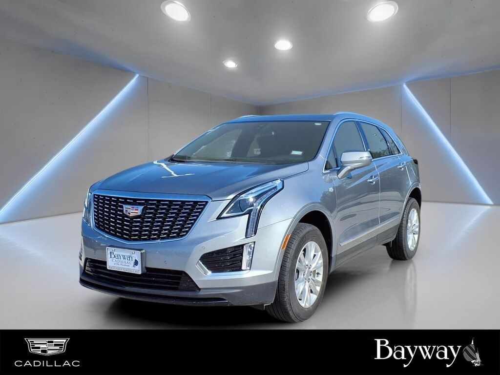 2024 Cadillac XT5 — photo 1 of 6