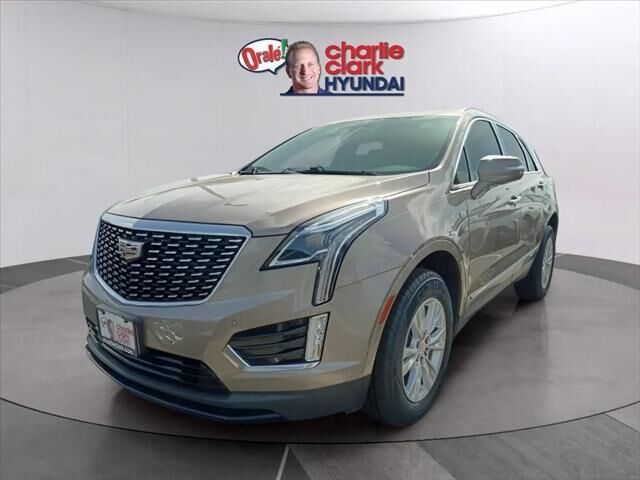 2023 Cadillac XT5 Luxury — photo 1 of 14