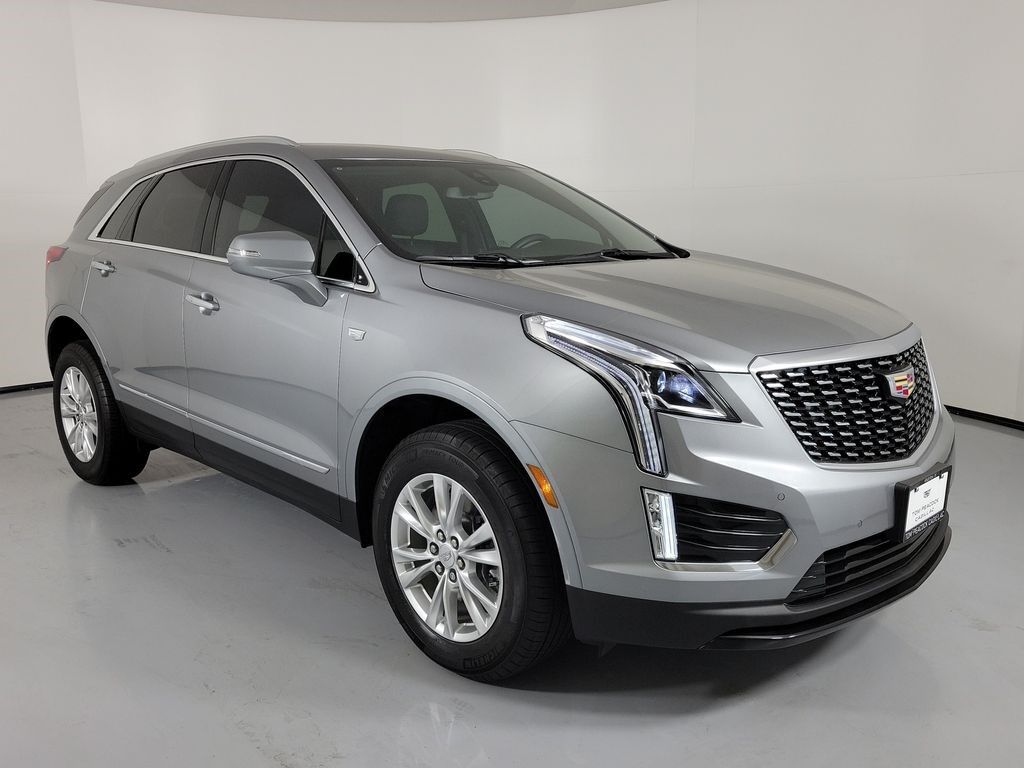 2025 Cadillac XT5 — photo 1 of 7