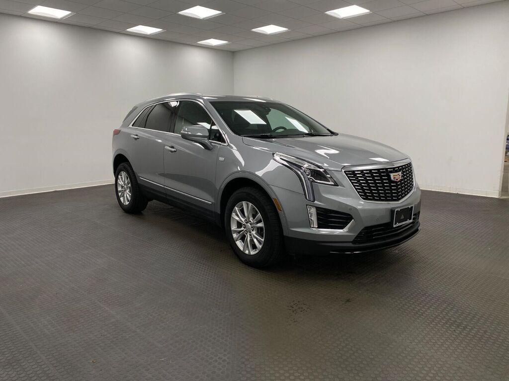 2025 Cadillac XT5 — photo 1 of 7