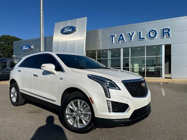 2022 Cadillac XT5 Luxury — photo 1 of 26