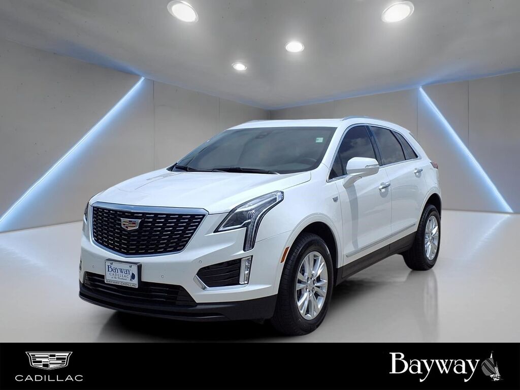 2026 Cadillac XT5 — photo 1 of 6
