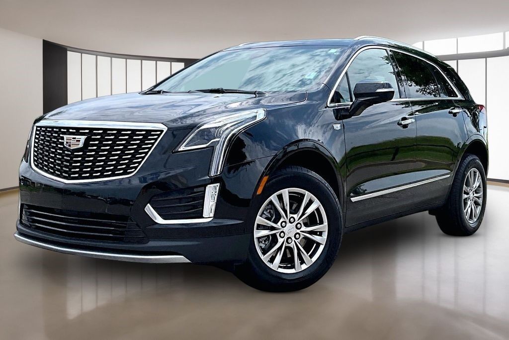 2022 Cadillac XT5 — photo 1 of 7