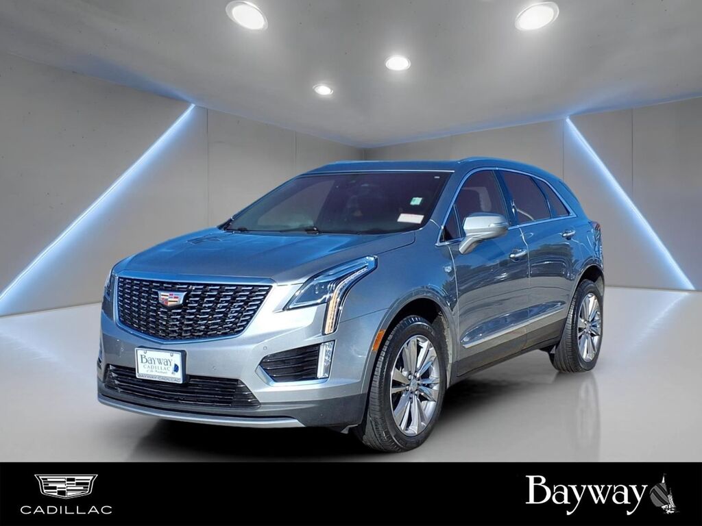 2024 Cadillac XT5 — photo 1 of 6