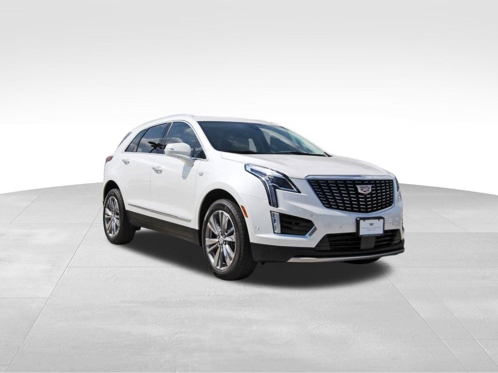 2026 Cadillac XT5 — photo 1 of 7