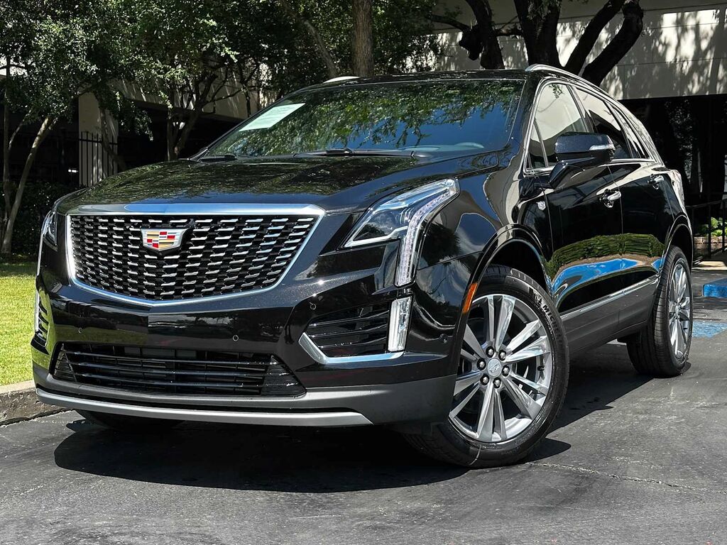 2026 Cadillac XT5 — photo 1 of 7