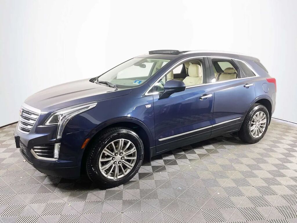 2018 Cadillac XT5 Luxury — photo 1 of 26