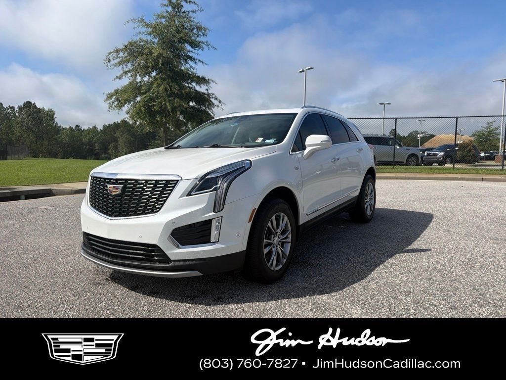 2022 Cadillac XT5 — photo 1 of 7