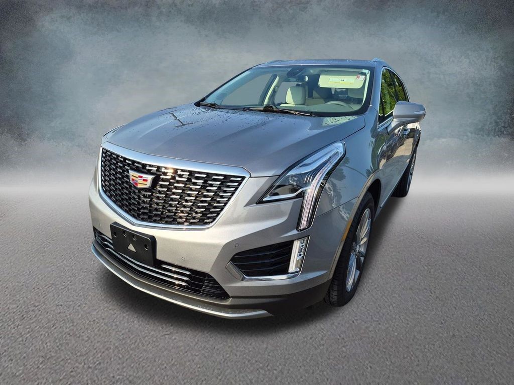 2025 Cadillac XT5 — photo 1 of 7