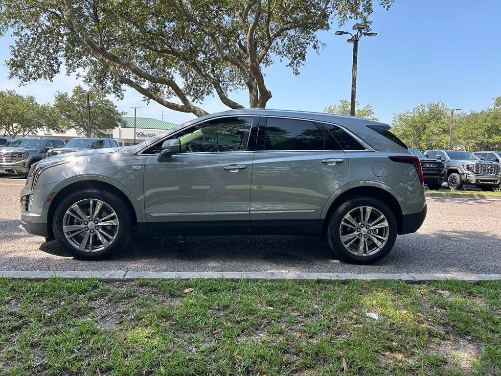 2024 Cadillac XT5 — photo 1 of 7