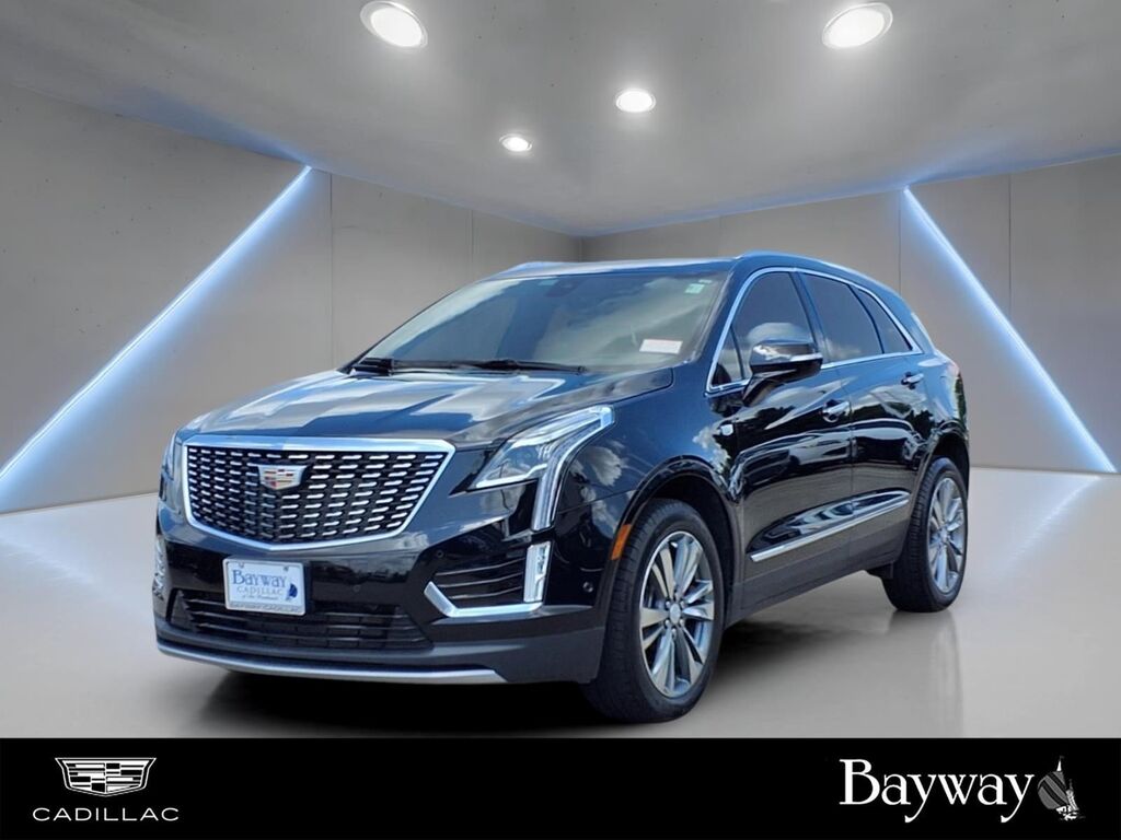 2024 Cadillac XT5 — photo 1 of 7