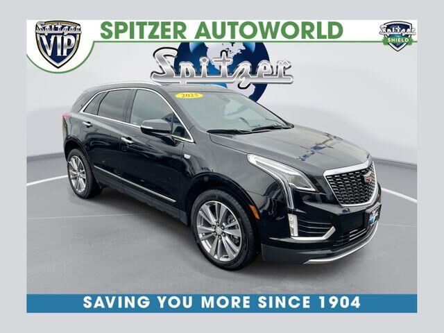 2025 Cadillac XT5 Premium Luxury — photo 1 of 14