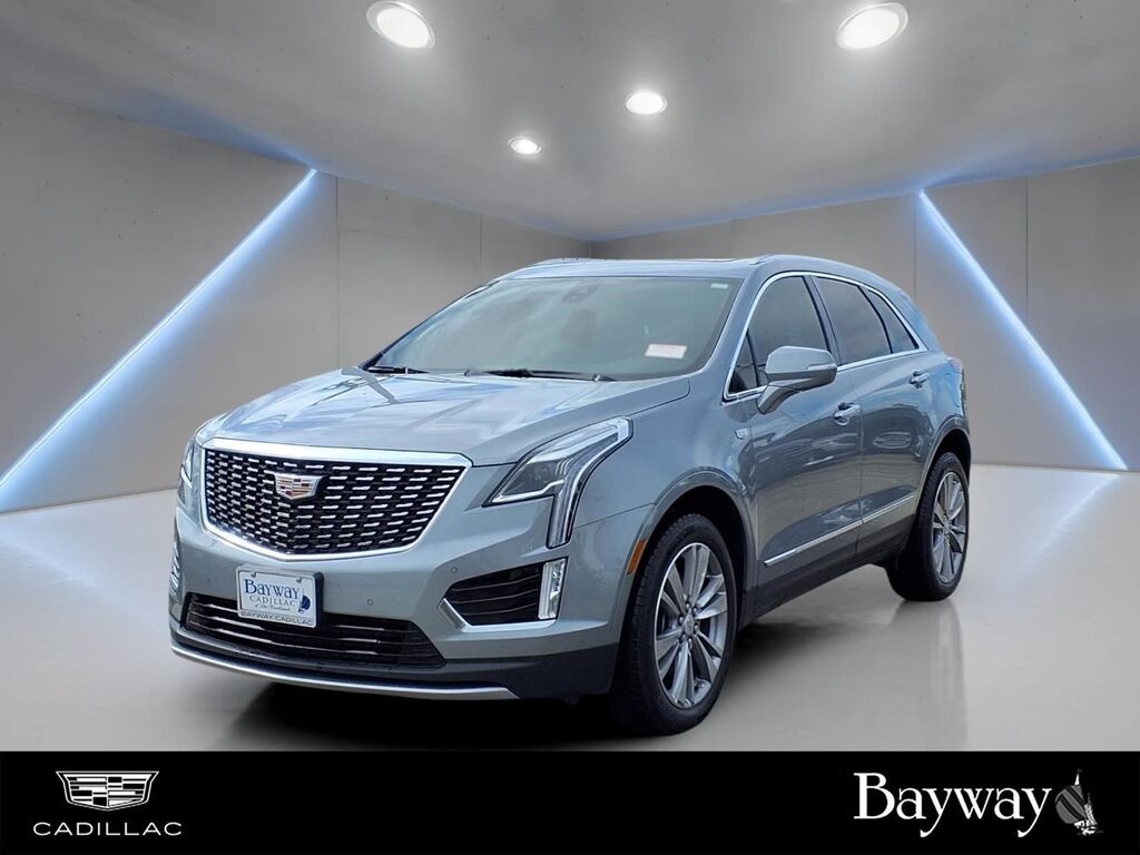 2024 Cadillac XT5 — photo 1 of 6