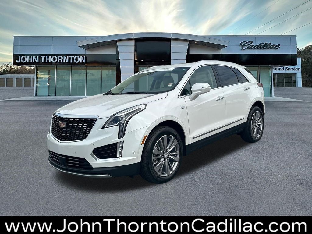 2025 Cadillac XT5 — photo 1 of 7