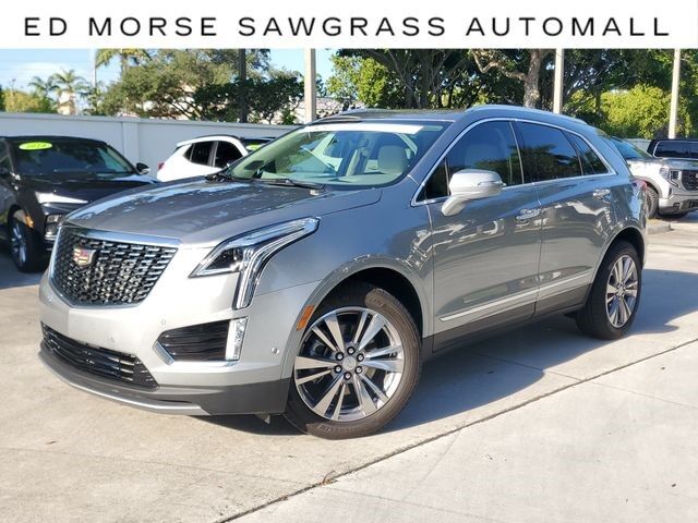 2025 Cadillac XT5 — photo 1 of 7