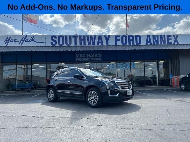 2018 Cadillac XT5 Luxury — photo 1 of 16