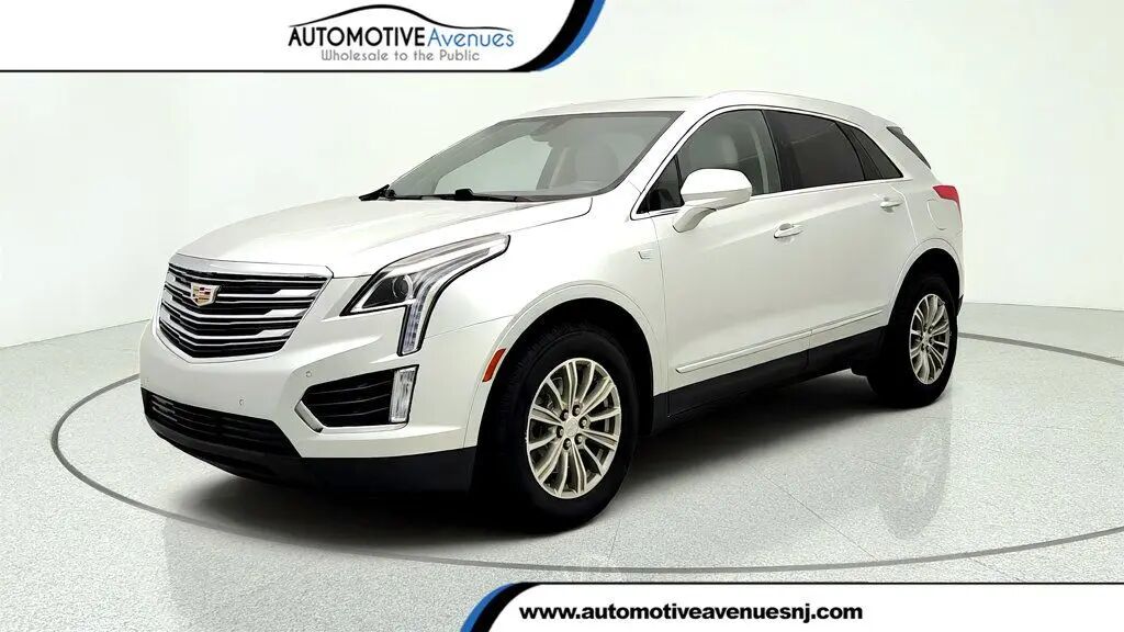 2019 Cadillac XT5 Luxury — photo 1 of 14
