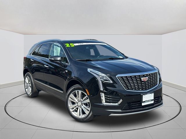 2025 Cadillac XT5 — photo 1 of 7