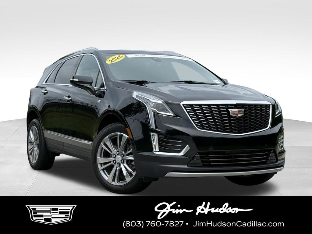 2025 Cadillac XT5 — photo 1 of 7
