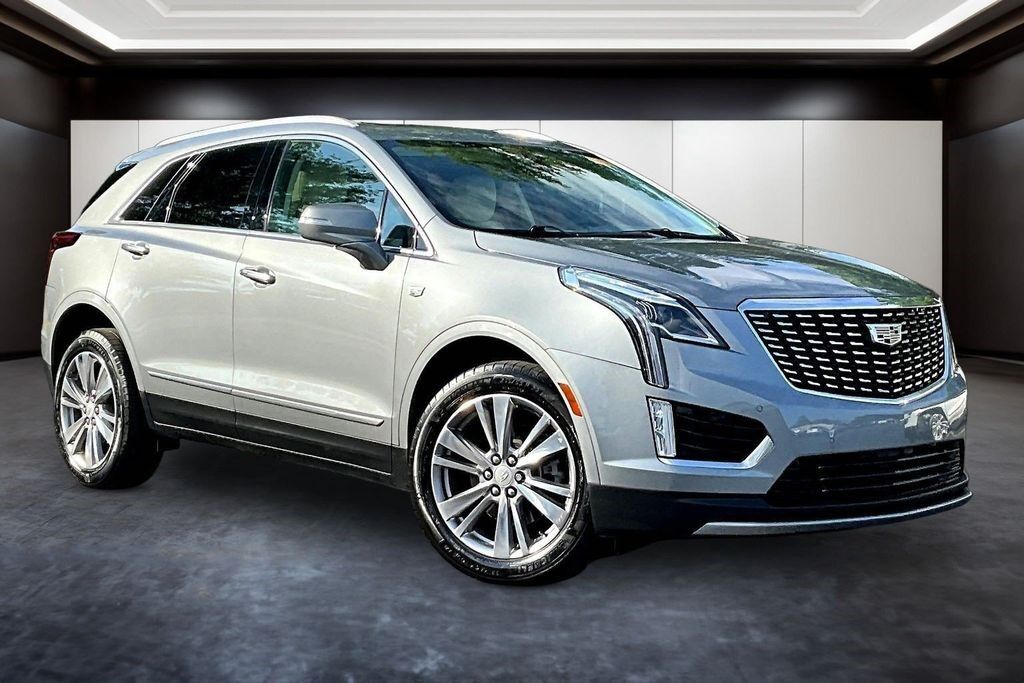 2024 Cadillac XT5 — photo 1 of 7